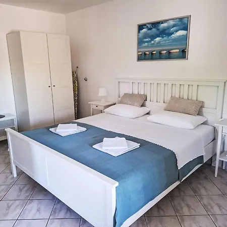 Gemuetliches Erdgeschossstudio By Interhome * Crikvenica